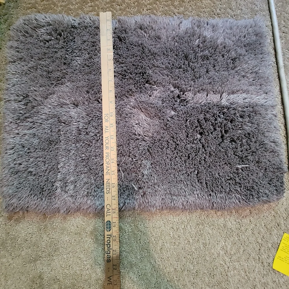 Gray bathroom mat